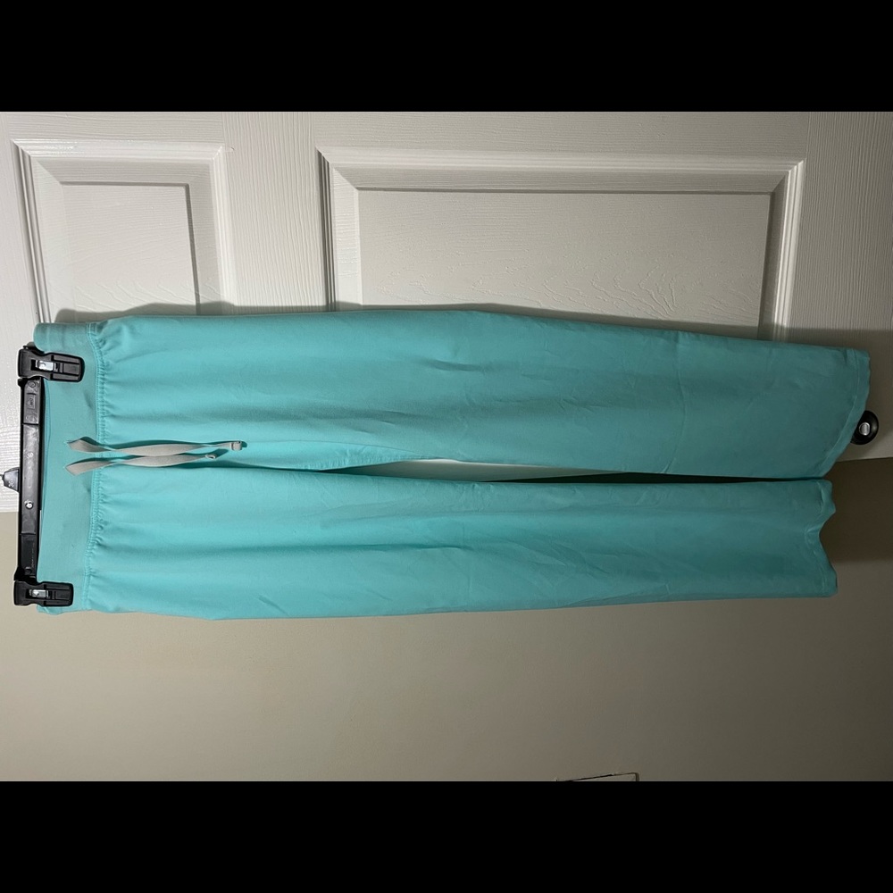 FIGS: Teal Livingston. Size XXS regular length